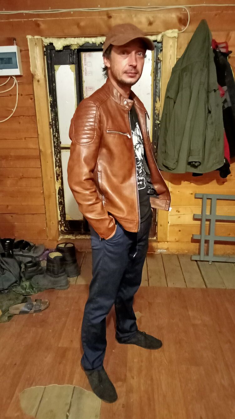  23828852  , 37 ,    