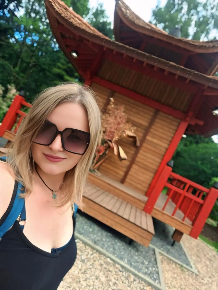  ,   Eleonora, 36 ,   ,   