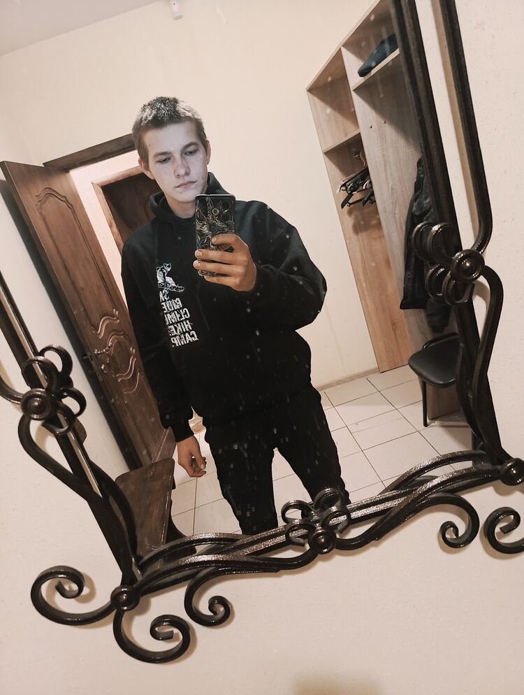  48021192  Alexey, 19 ,    