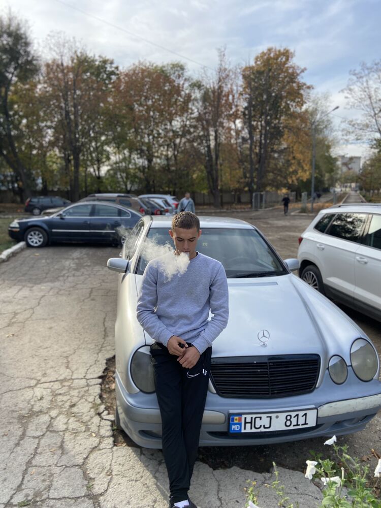  ,   Valeri, 19 ,   ,   