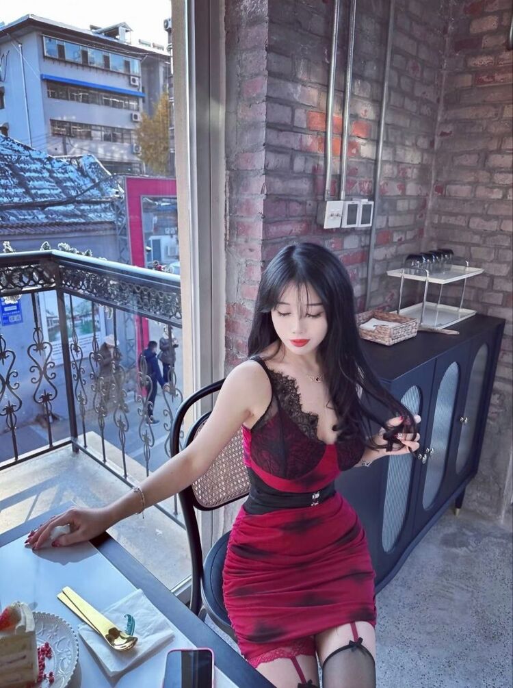 ���������� ������, ���� ������� Dee, 32 ����, ������������ ��� ������, ����� � ���������