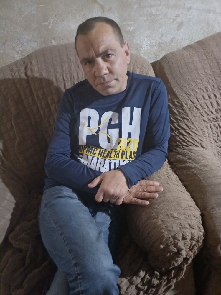  ,   Armen, 45 ,   ,   