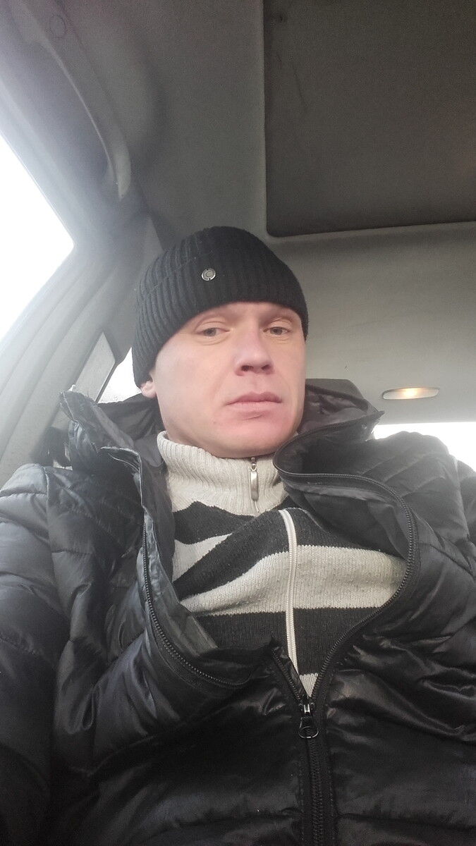  18722822  Lexa, 46 ,    