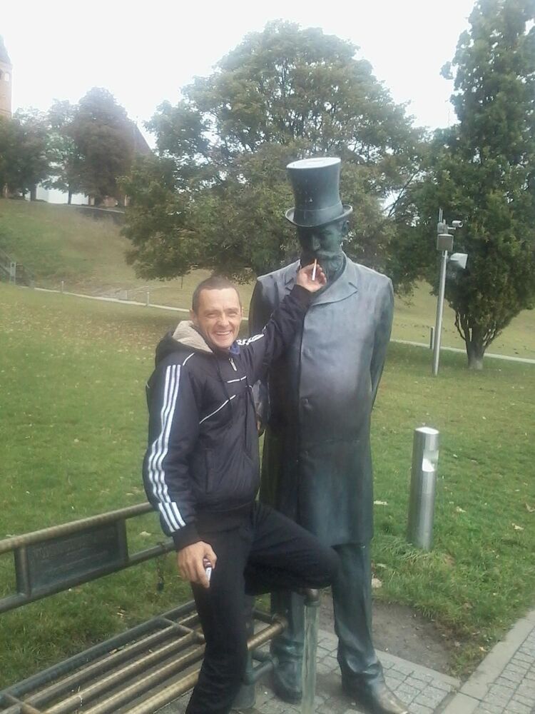  10237962  Sergey, 44 ,    