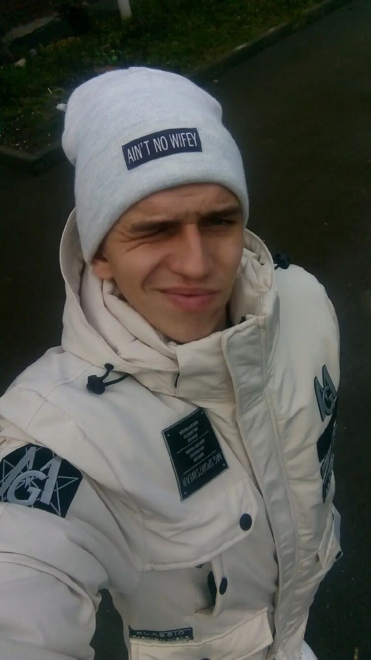  32994492  Nikolai, 32 ,    