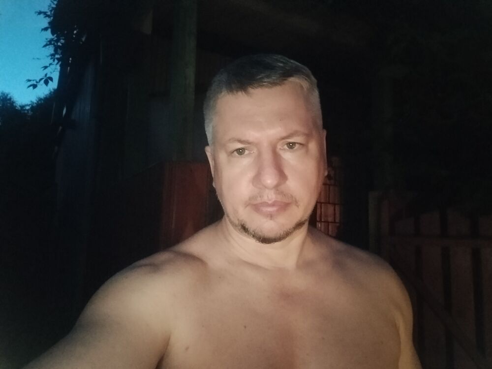  53295852  Patrik, 43 ,    