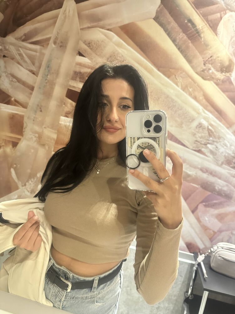  37027762  , 30 ,    -