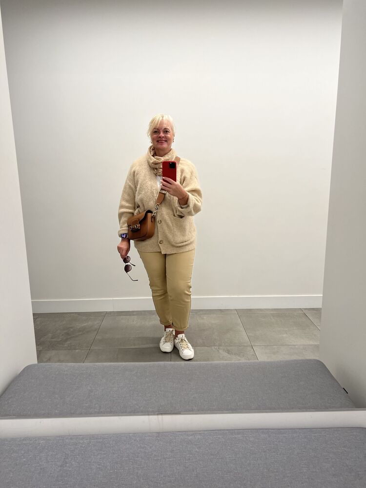  ,   Elena, 54 ,     , c , 