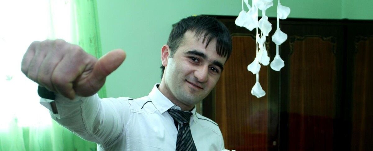  15993812  Hayk, 33 ,    
