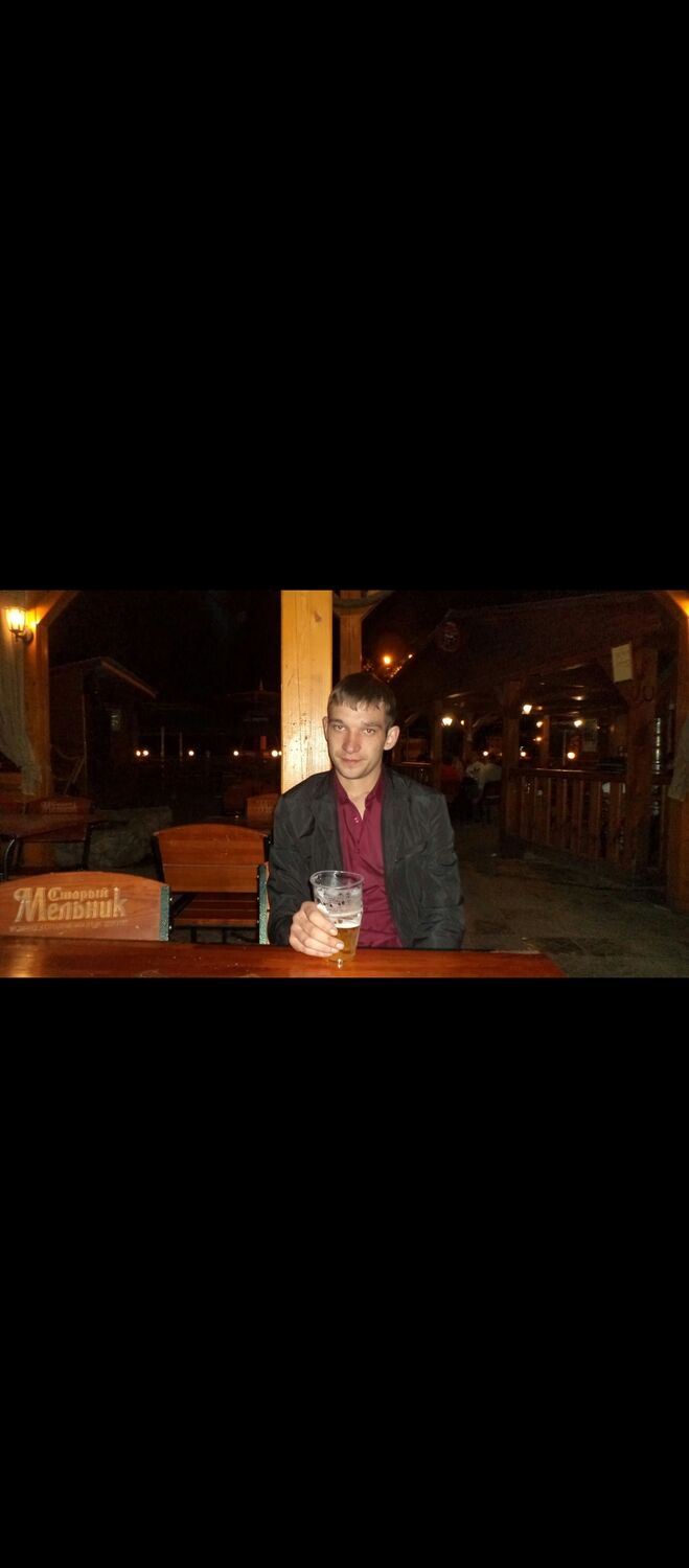  25457092  Alexander, 37 ,    