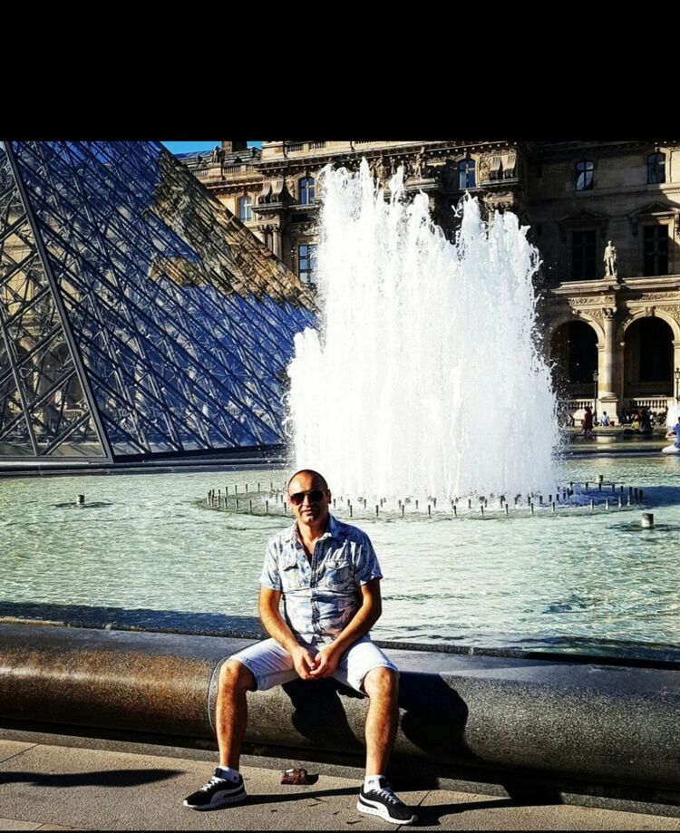  23601332  Vitalii, 45 ,    