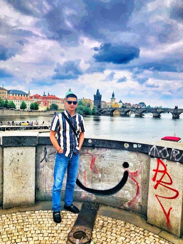  18827032  Chika, 31 ,    