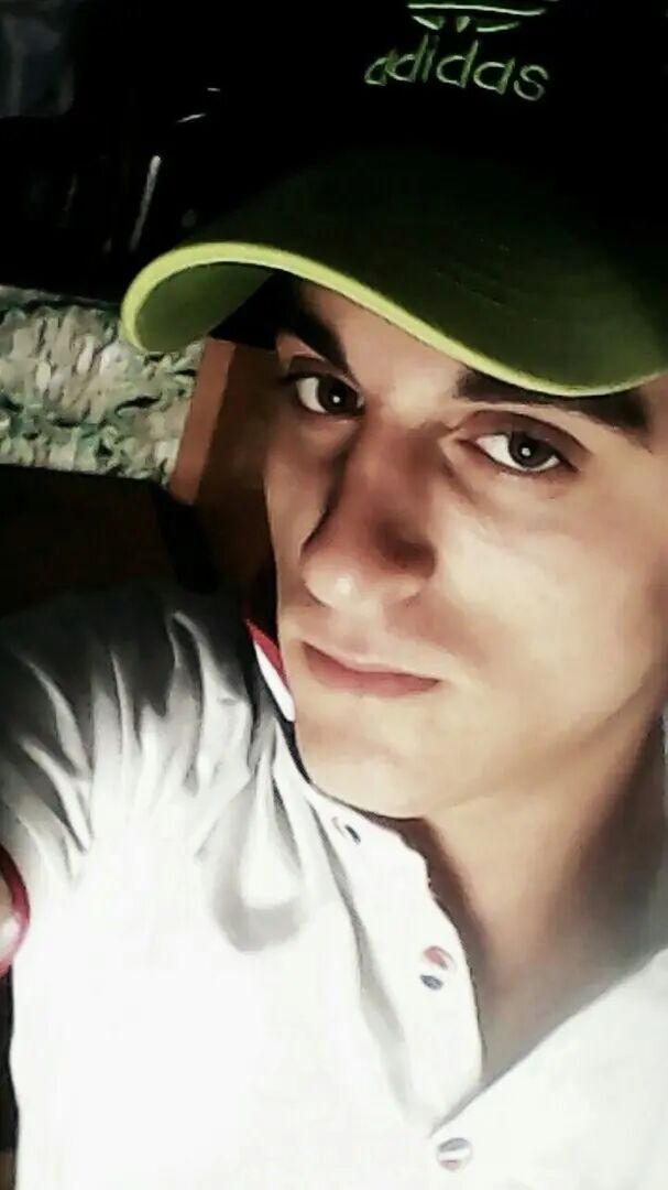  46456202  Eduard, 26 ,    