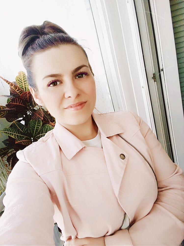  30171902  Elena, 29 ,    