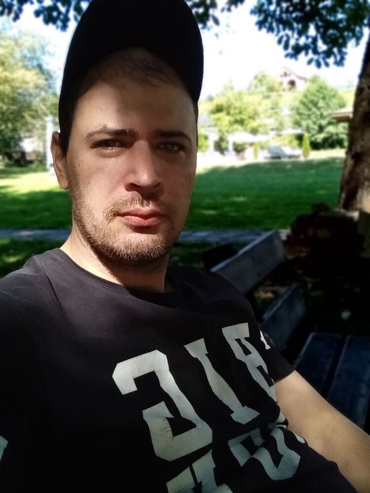  ,   Aleks, 41 ,   ,   