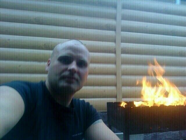  41377942  Dinu, 41 ,    