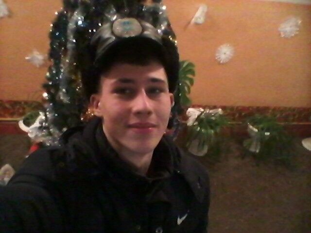 ,   Makcim, 25 ,   