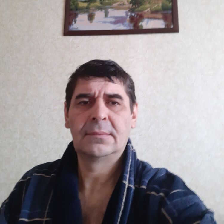  18972302  Konstantin, 50 ,    