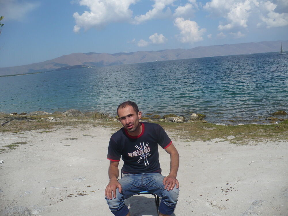  5149462  Erik, 42 ,    
