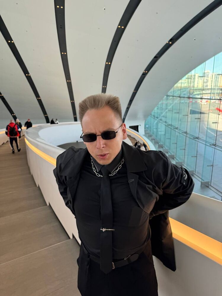  54677722  Alexander, 24 ,    -