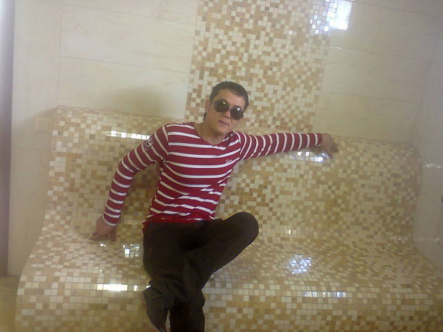  18856542  Ziko, 40 ,    