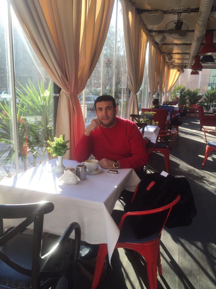  24996902  Murad, 53 ,    