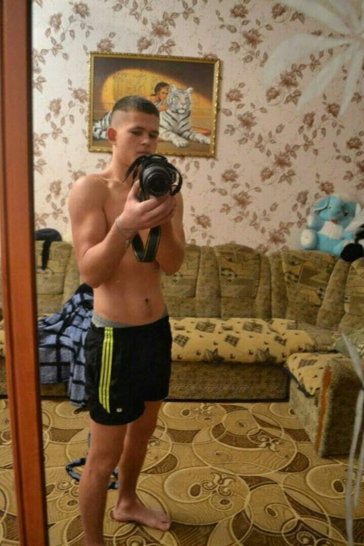  33288792  Mikhail, 27 ,    