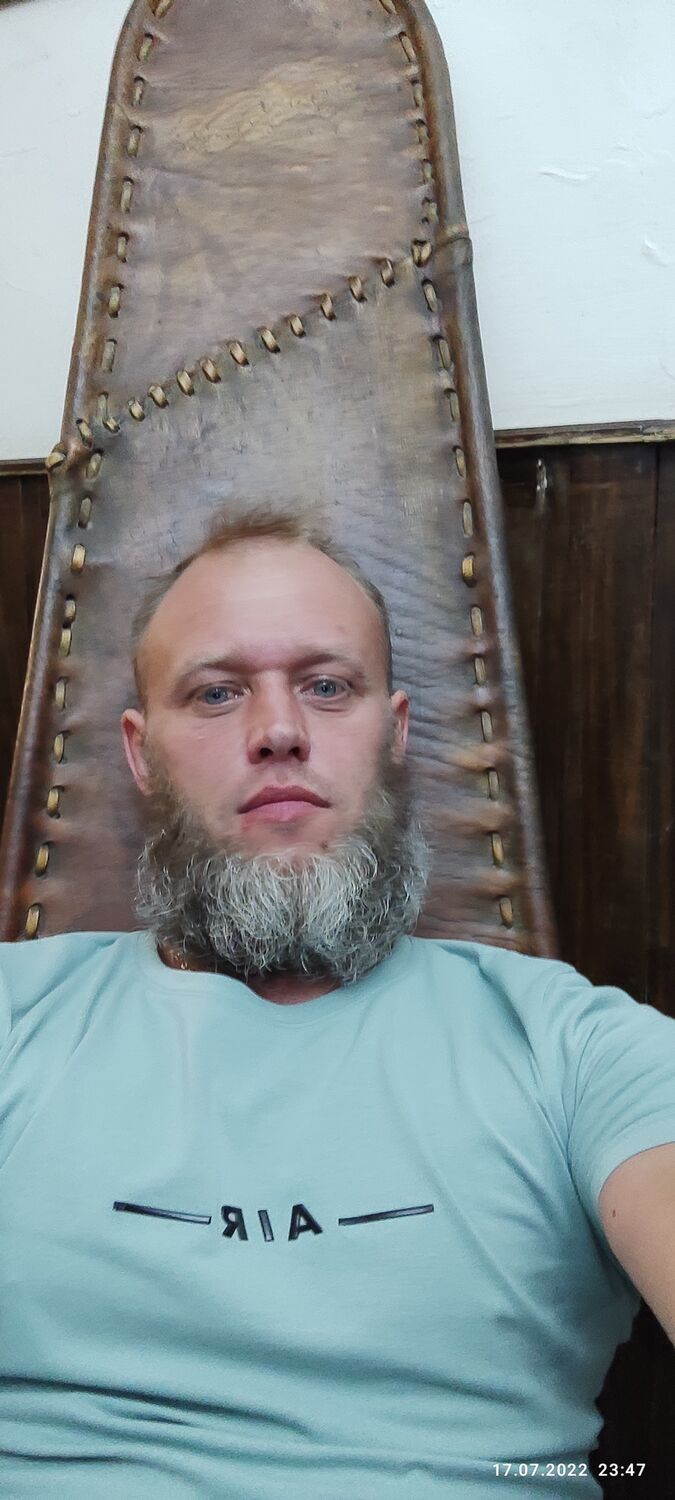  ,   Michail, 39 ,   ,   