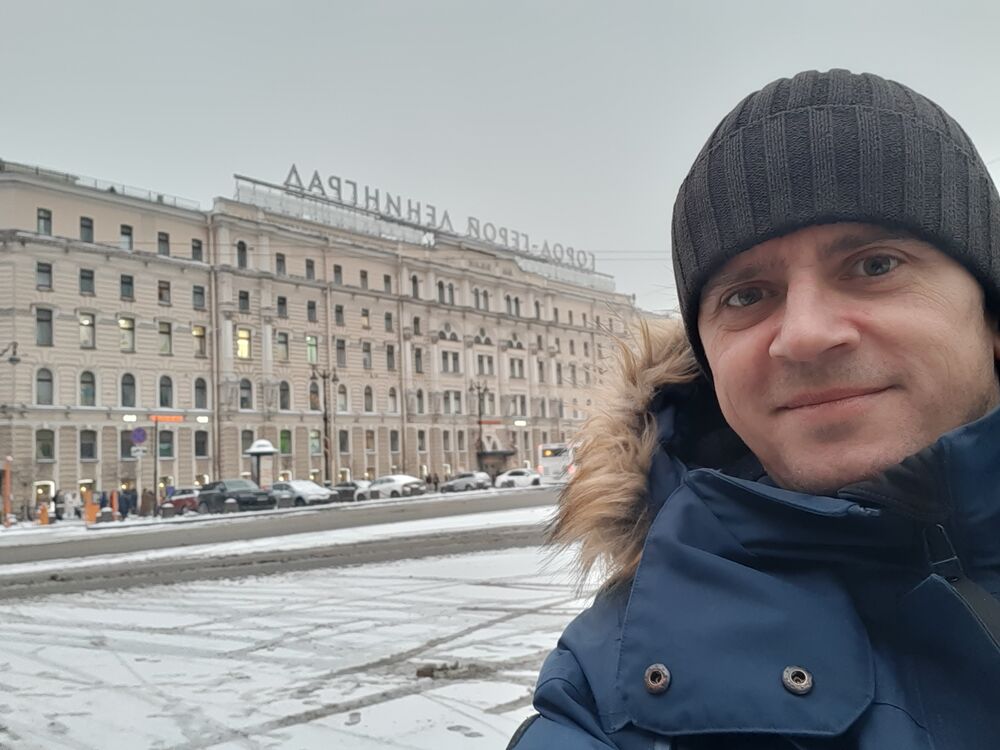 Мужчина в солнцево. Мужчина в солнцево. Мужчина в солнцево. Мужчина в солнцево. Мужчина в солнцево.