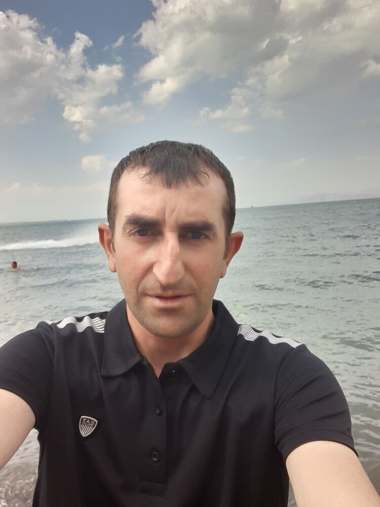  ,   Arkadi, 36 ,   