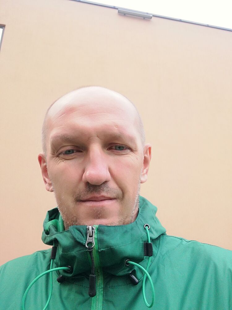  30442572  Leonid, 51 ,    