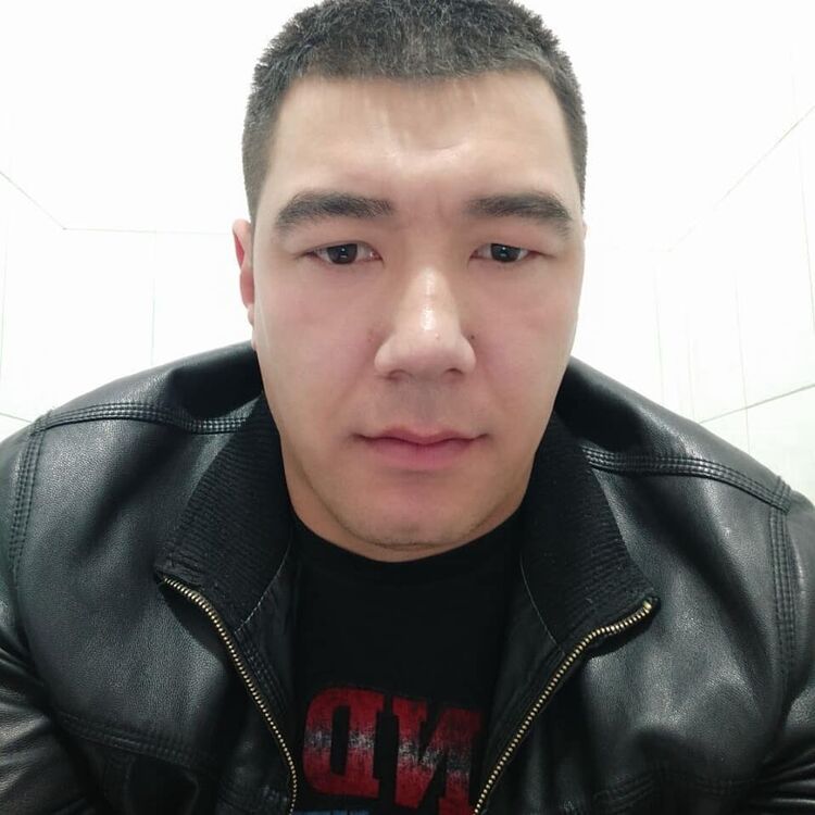  21678752  Umidjon, 38 ,    