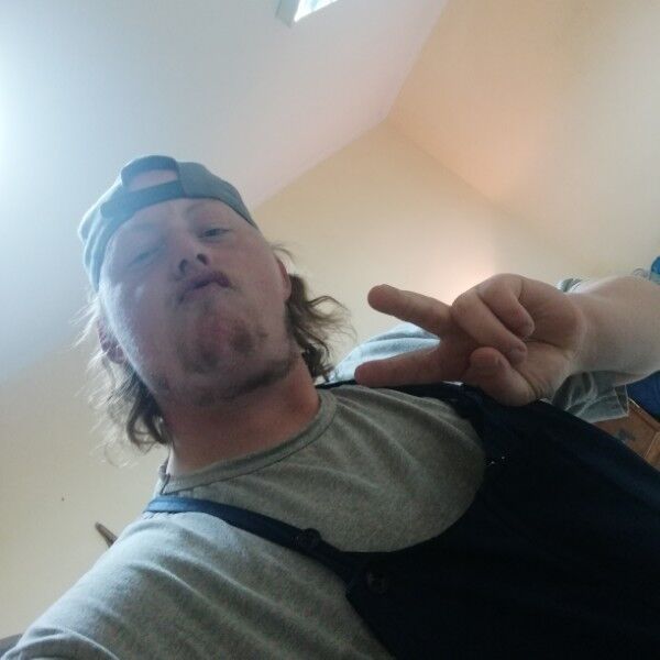  18579402  Taraf, 32 ,    