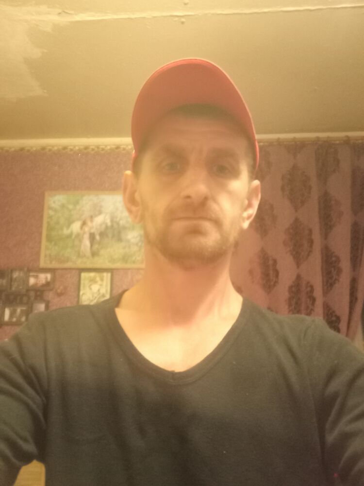  41114882  Ghenadie, 47 ,    