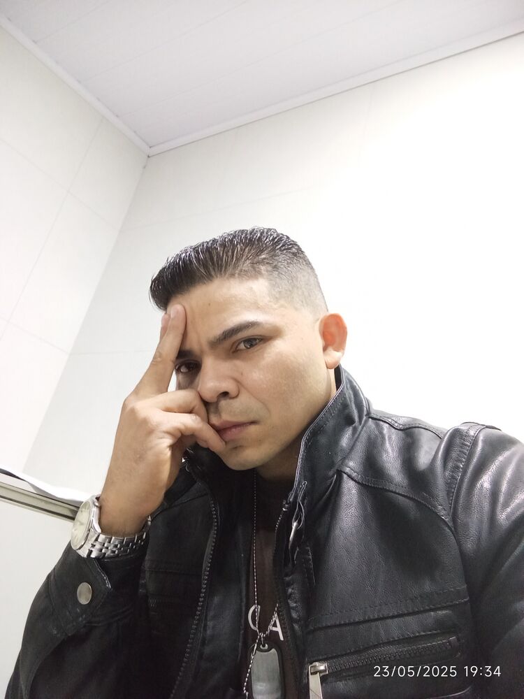  --,   Wilton, 34 ,   ,   