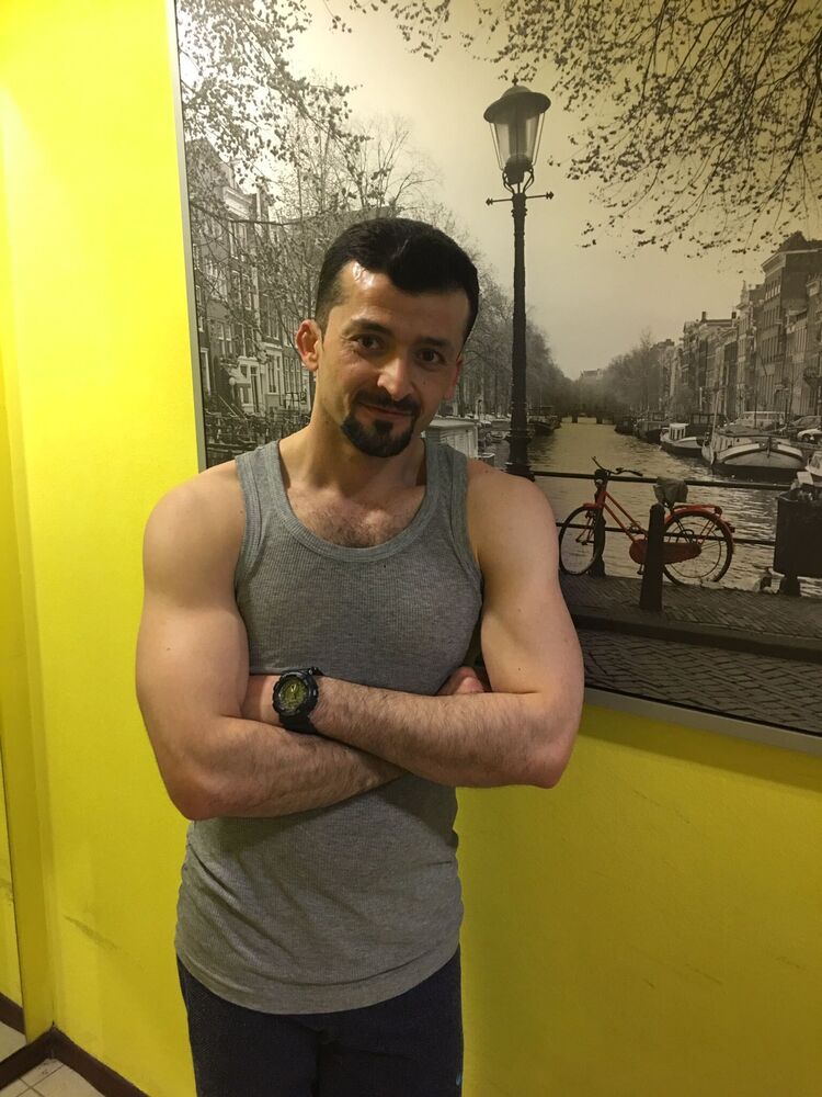  ,   Ali, 43 ,   , 