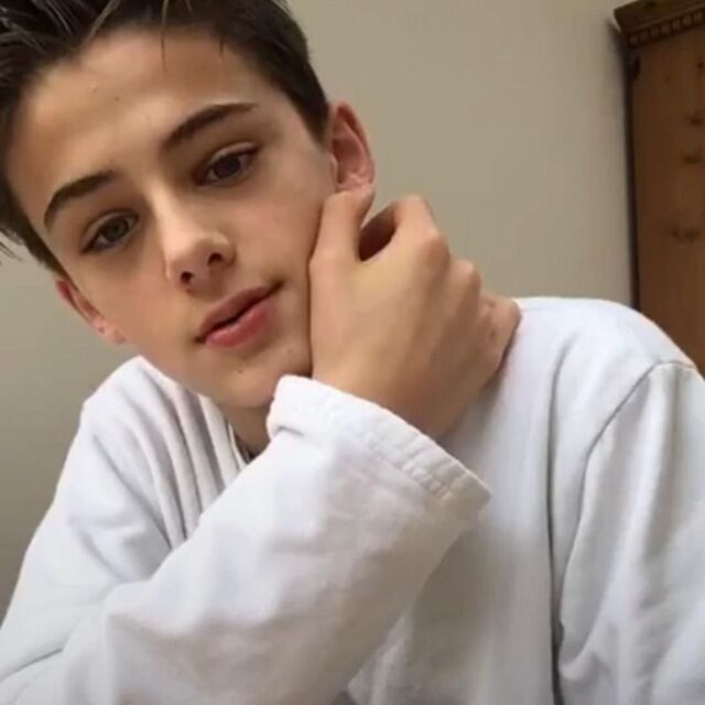  ,   Artur, 19 ,   ,   