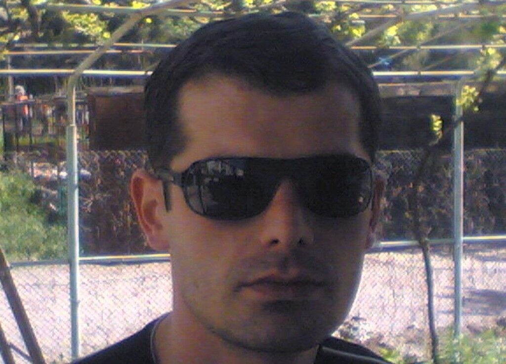  11651382  Vano, 42 ,    