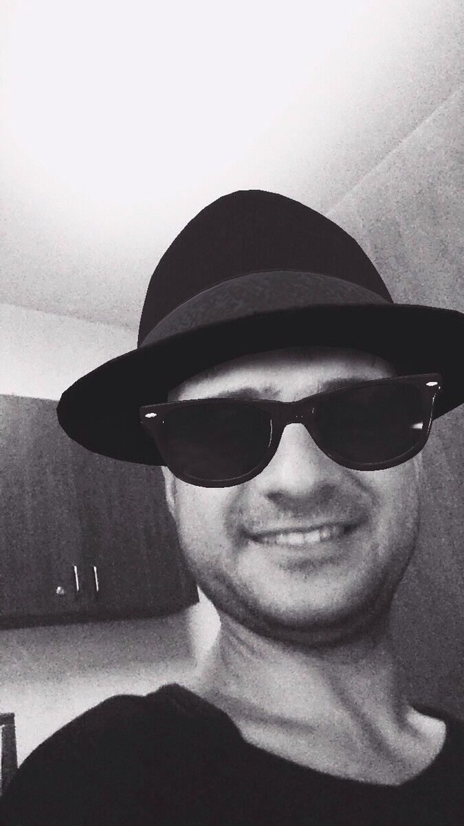  10698752  Jon, 39 ,    