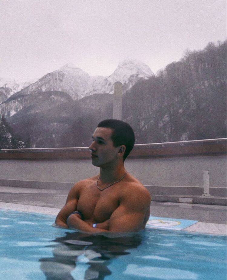 ,   Vladimir, 22 ,   ,   