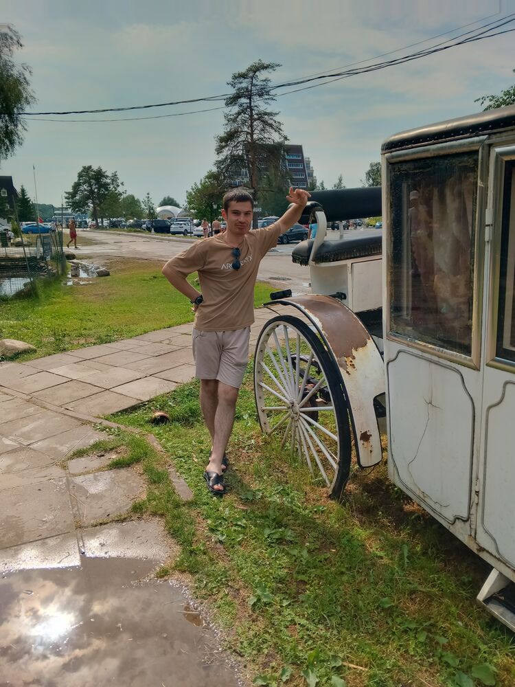  44370922  Igor, 23 ,    