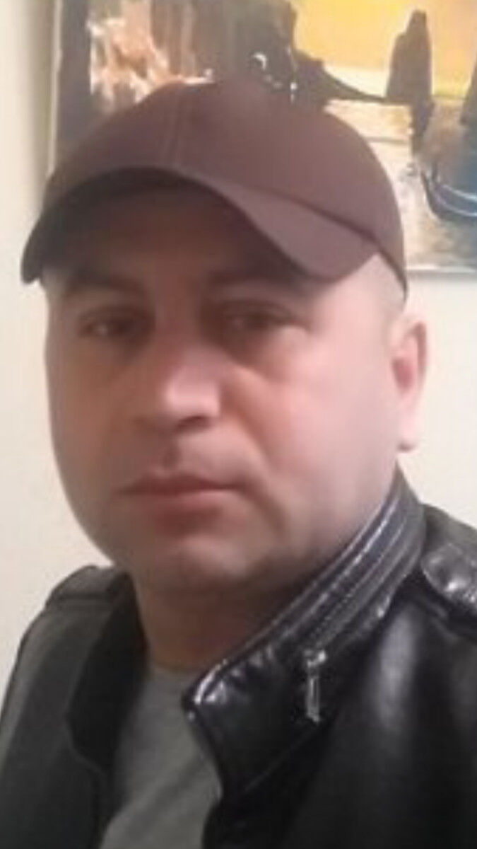  17208842  Bek, 41 ,    -