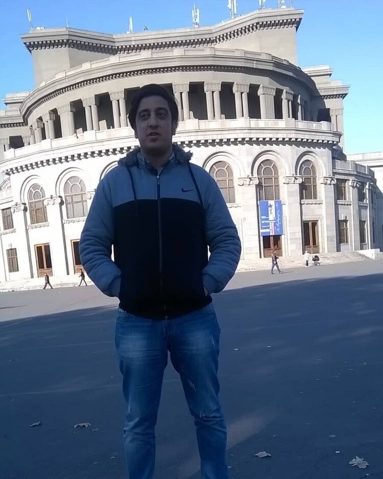  18593652  Kurosh, 39 ,    