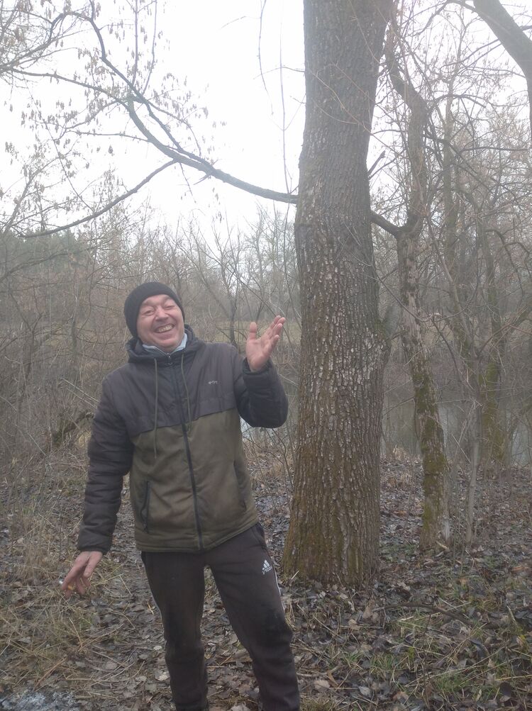  49206152  Oleg, 46 ,    