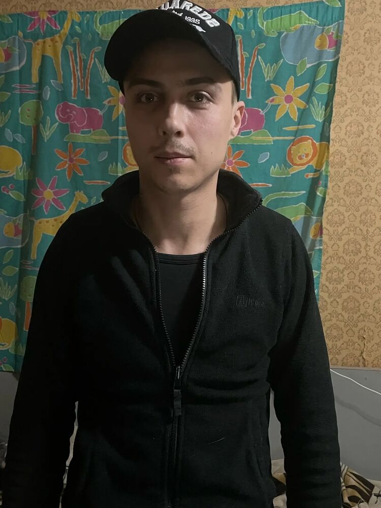 ,   Mikhail, 31 ,   ,   