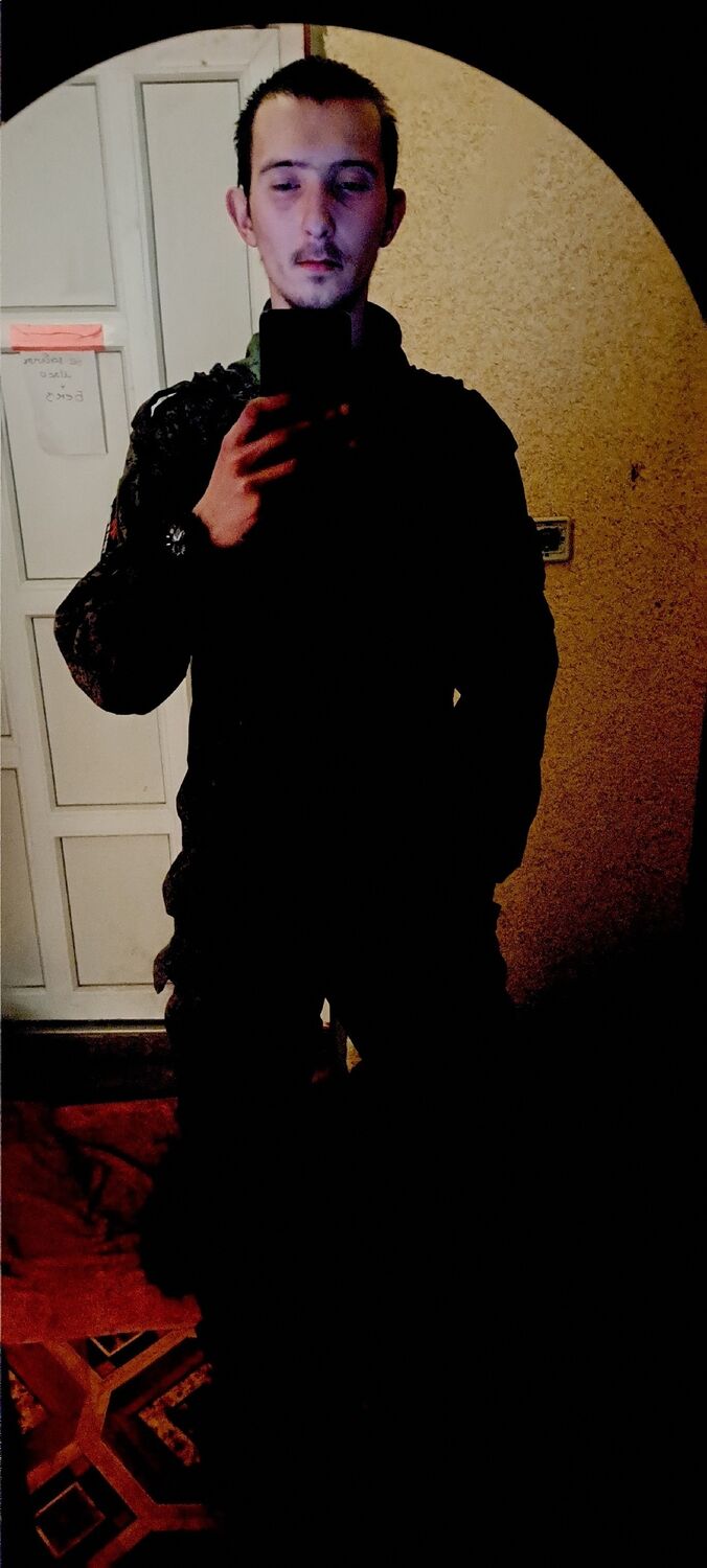  49899322  Roman, 30 ,    