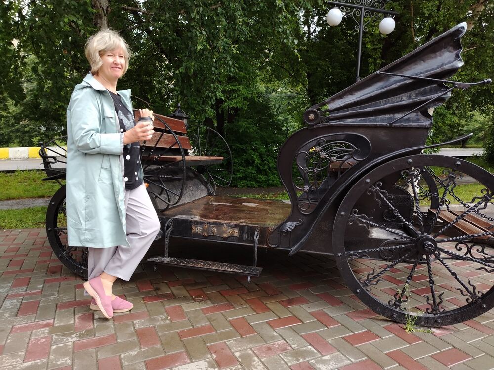  54150422  Uyliya, 57 ,    