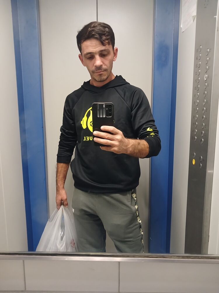  46758652  , 37 ,    