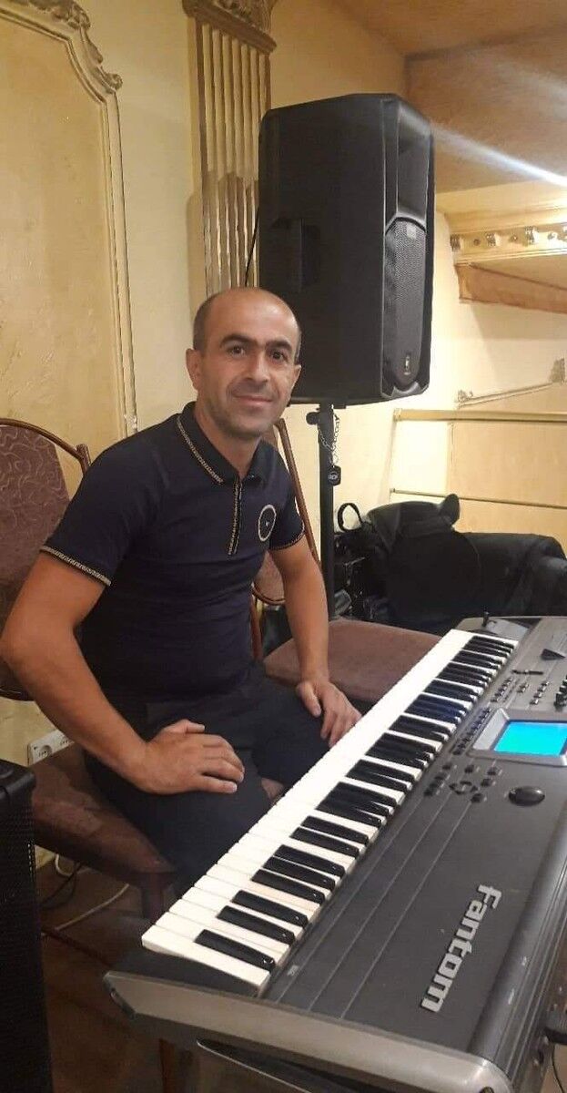  ,   Ashot, 40 ,   ,   , c 