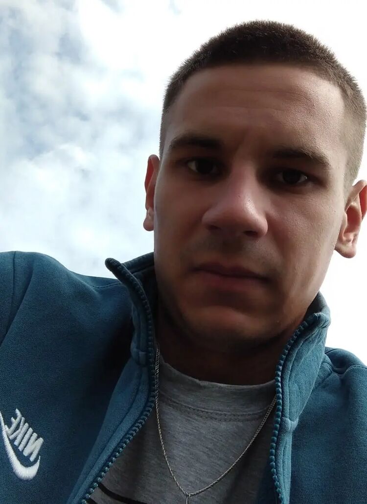  31177942  , 27 ,    